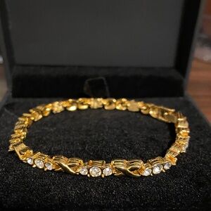 Elegant Gold Bracelet with Crystals